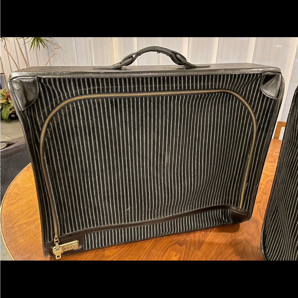 The French Company 1970s Vintage Luxury Luggage